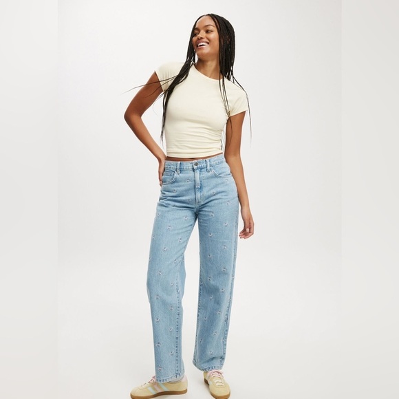 Cotton On Embroidered Jeans Loose High Rise Straight Leg - Picture 1 of 12